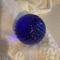 Fermacarte vintage in vetro blu