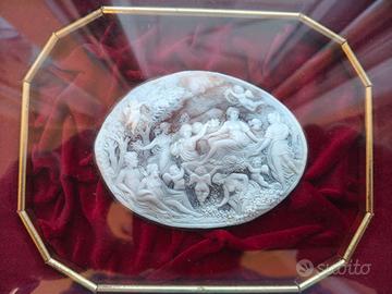 quadro con cammeo