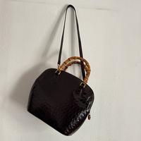 Borsa vintage marrone con manici in bambù