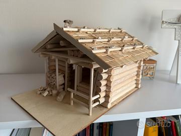 Casetta in legno fatta a mano