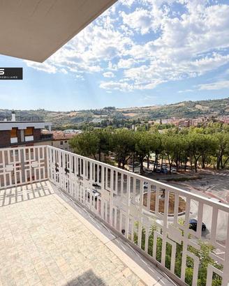 Appartamento di 160 m² con 5 locali a Teramo