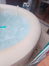 Piscina idromassaggio