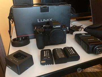 Lumix S5 + flash Godox + 3 batterie
