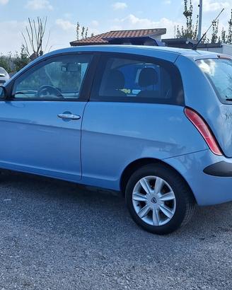 Lancia ypsilon