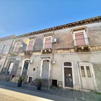 Appartamento 6 vani (Via S.A.Custode)