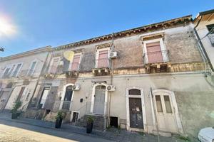 Appartamento 6 vani (Via S.A.Custode)