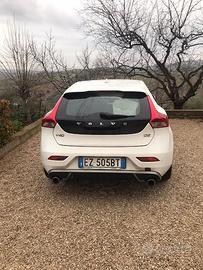 volvo v40 r design