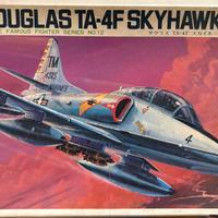 Aereo modello Douglas TA-4F Skyhawk 1/48