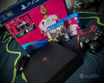 PS4 pro 1TB+2 controller con base ricar.+2 giochi