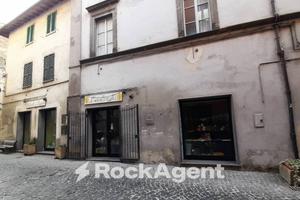 LOCALE COMMERCIALE CENTRO STORICO