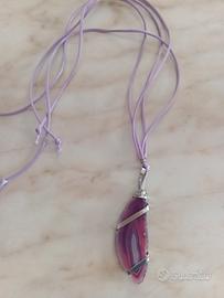 Collana con pendente in vetro 