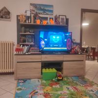 Mobile sala con credenze sospese