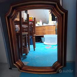 Specchio cornice legno scuro