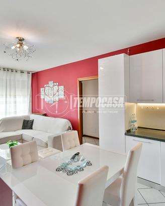 TRILOCALE CON BOX IN CENTRO ERBA!!!