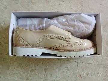 Scarpe modello francesina