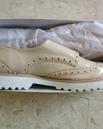 Scarpe modello francesina
