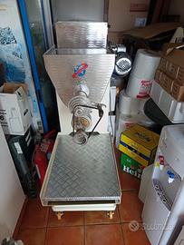 Macchina per pasta professionale + Tagliaverdure