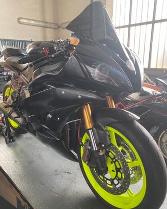 Yamaha R6