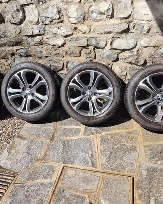 Cerchi in lega Peugeot 208 con pneumatici neve