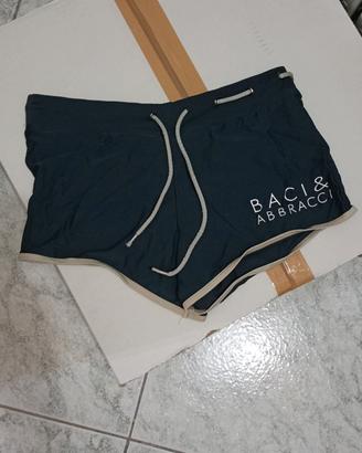 costume mere uomo baci e abbracci 