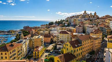 2 LOCALI A IMPERIA