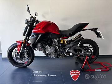 Ducati Monster V2 896