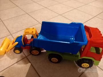trattore e ruspa giocattolo