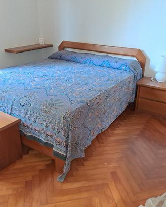 Camera da letto in legno massello