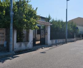 Villa con ampio giardino