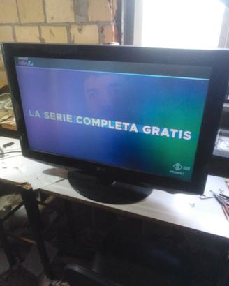 LG TV  Model. 32 pollici,