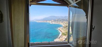 Appartamento 3 locali a picco sul mare