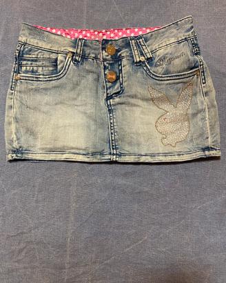 Minigonna di jeans della Playmate