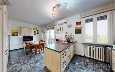 Ampio quadrilocale con ascensore