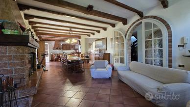SANDON - PRESTIGIOSA VILLA SINGOLA