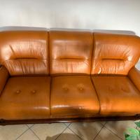Divano e 2 poltrone in pelle
