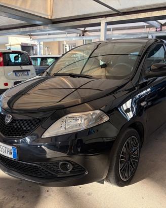 Lancia Ypsilon 1.2 69 CV 5 porte GPL Ecochic Plati