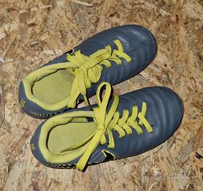 Scarpe da calcio Nike da bambino taglia 29,5
