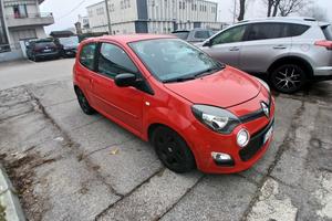 rensult twingo 1.200 benz . pochi km 