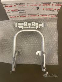 Supporto fanale telaietto ducati monster iniezione