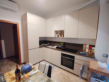 TOP CUCINA IN QUARZO COLORE PALMIRA