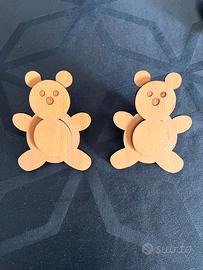 Maniglie in legno, per cameretta.