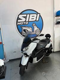 Yamaha X-Max 250