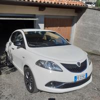 LANCIA YPSILON GPL E BENZINO