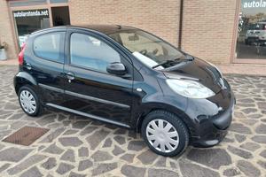 peugeot 107 1000 benzina 5 porte