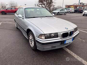 BMW e36 318is