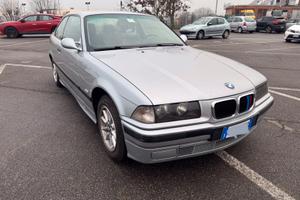 BMW e36 318is