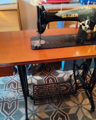 Macchina da cucire Singer 31M32 d'epoca
