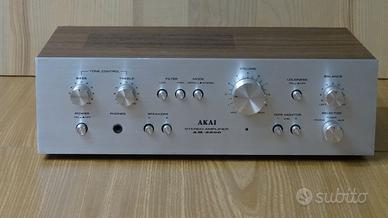 Amplificatore Akai AM-2200
