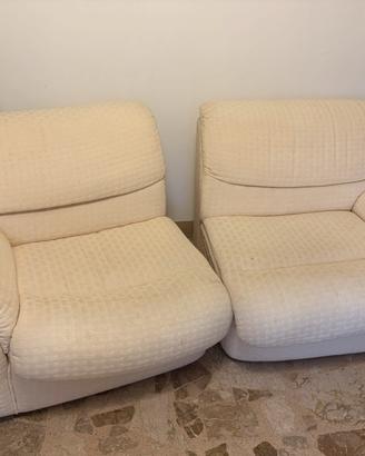 2 poltrone 50 euro entrambe