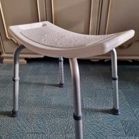 Sedile doccia regolabile per anziani e disabili